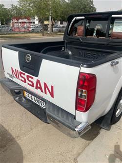 نيسان نافارا